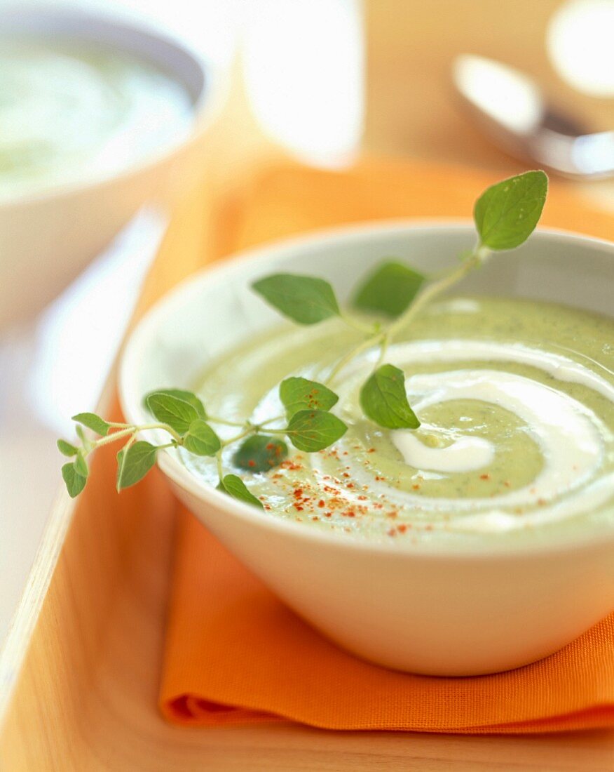 Creamed courgette and savory soup