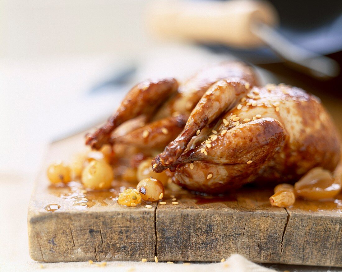 quail with grapes and sesame seeds