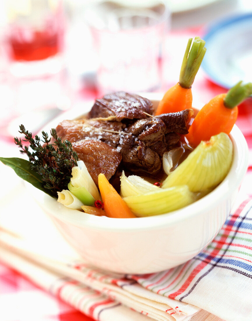 Pot-au-feu (Eintopf mit Gemüse und Rindfleisch, Frankreich)