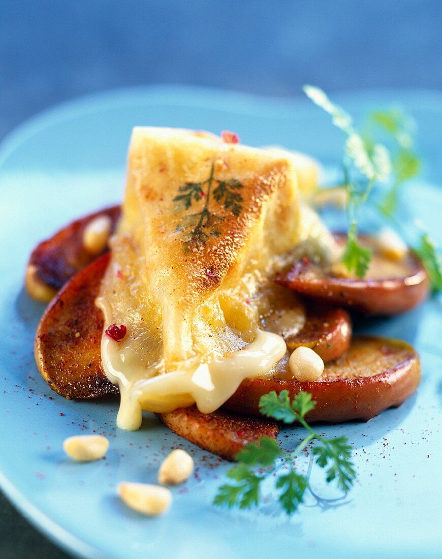 Grilled Camembert in filo pastry on pan-fried apples