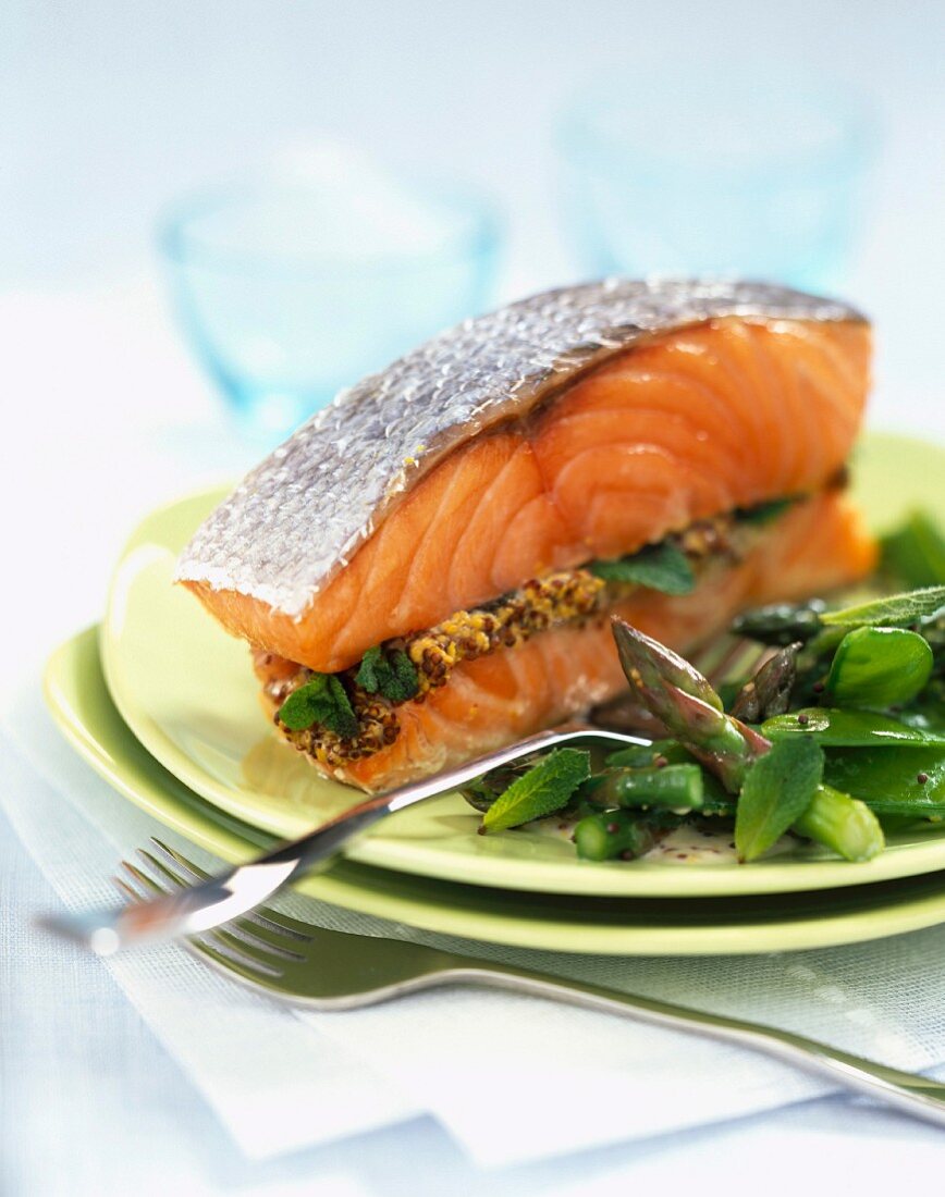 Salmon with mustard and mint sauce