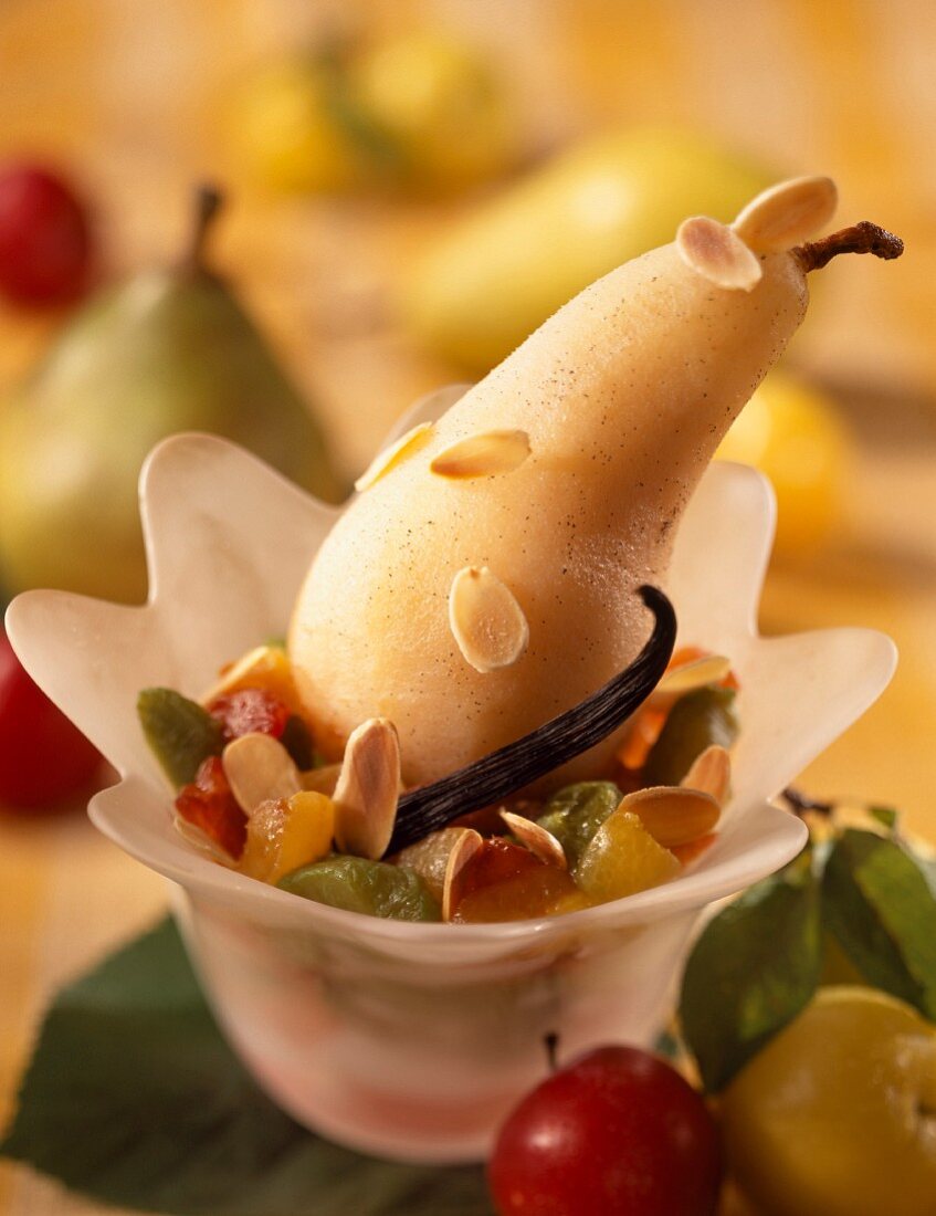 Fruit salad with vanilla pear