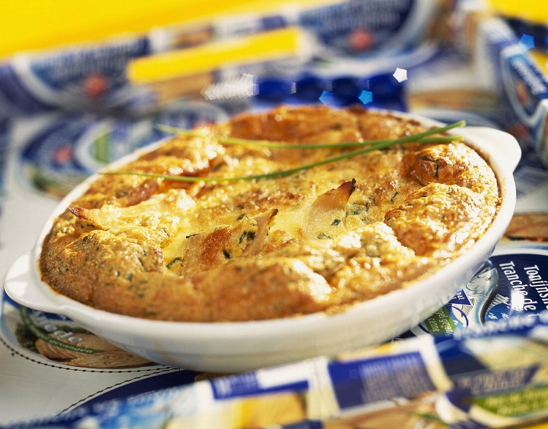 Herzhafter Clafoutis mit Thunfisch und Schnittlauch