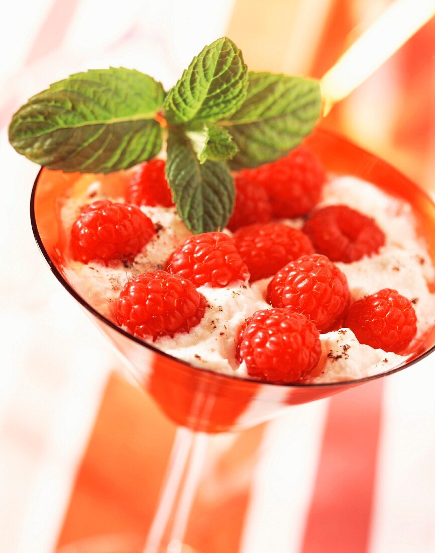 Raspberry and whisked egg white dessert (topic: summer fruits)