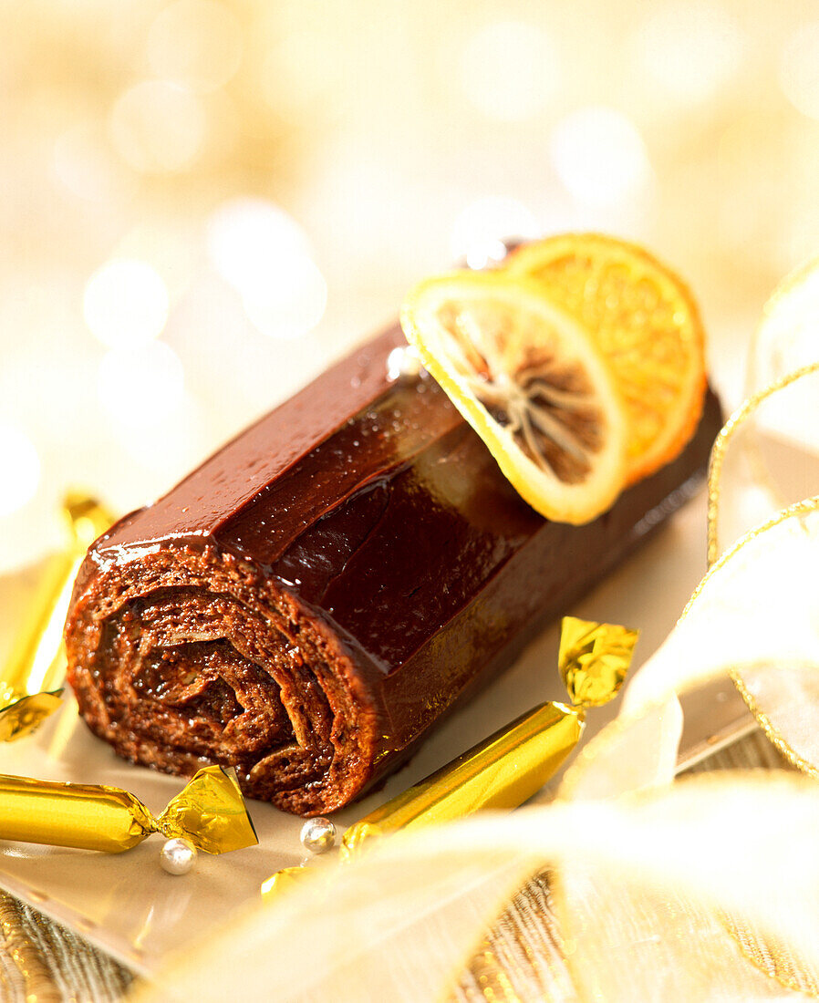 Bûche de Noël (französischer Baumstammkuchen zu Weihnachten)