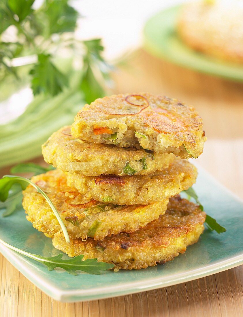 Quinoa fritters with carrots and leek