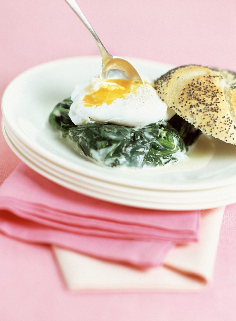 Creamed spinach with poached egg