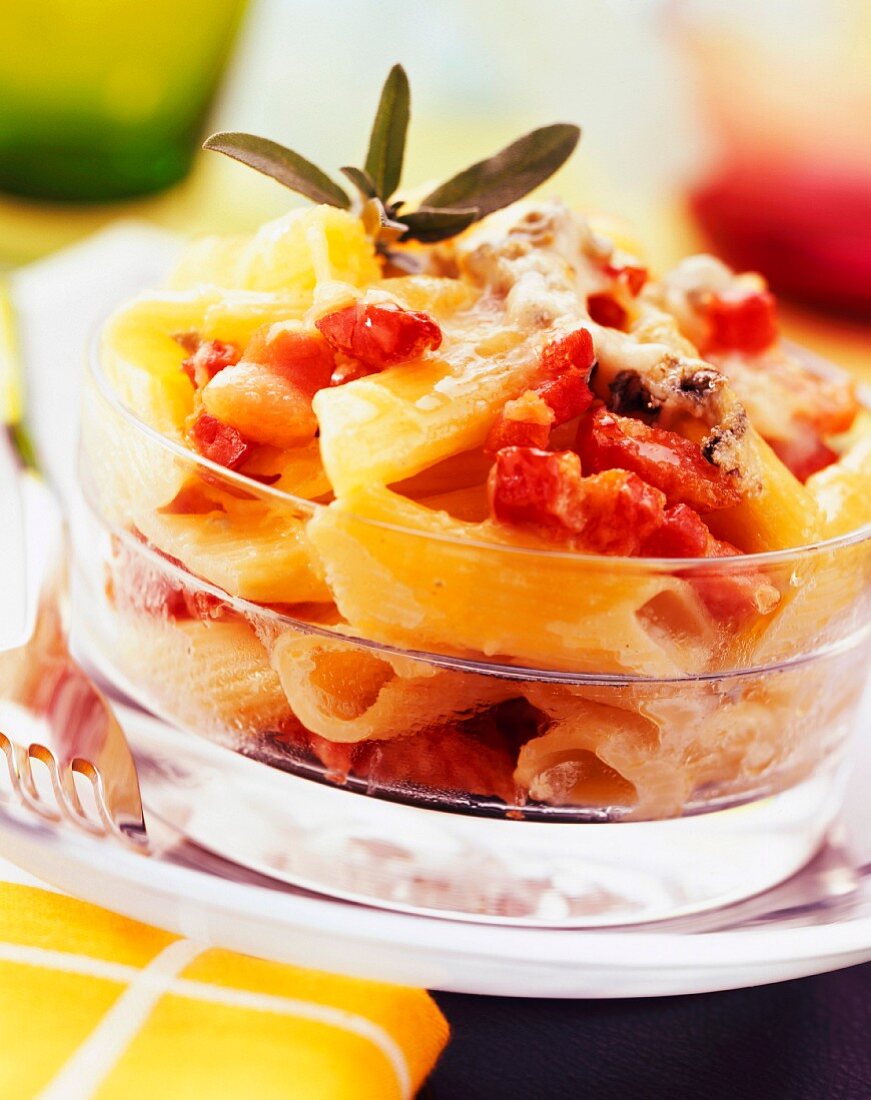 Penne bake with bacon and gorgonzola