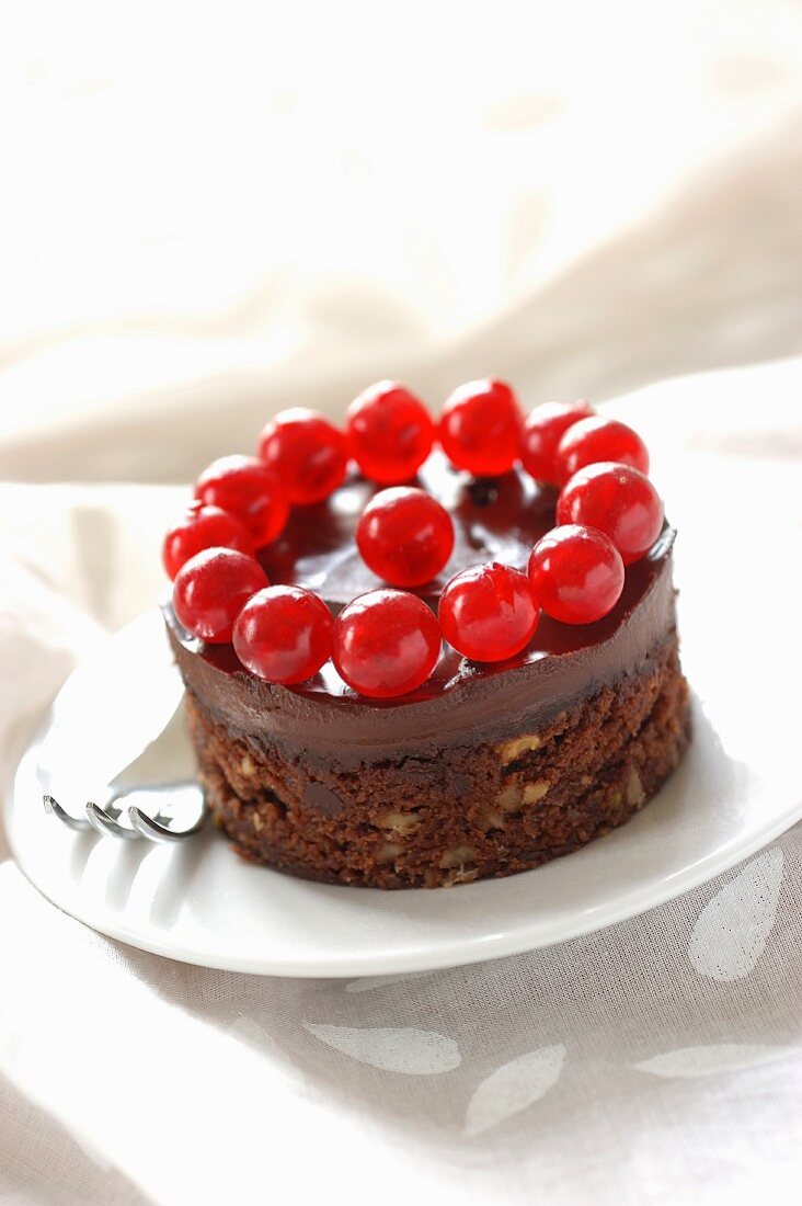 Chocolate and redcurrant cake