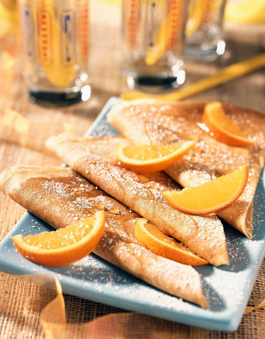 Crepes Suzette (Flambierte Pfannkuchen mit Orangenlikör, Frankreich)