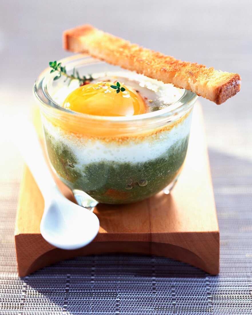 Coddled egg with green pepper
