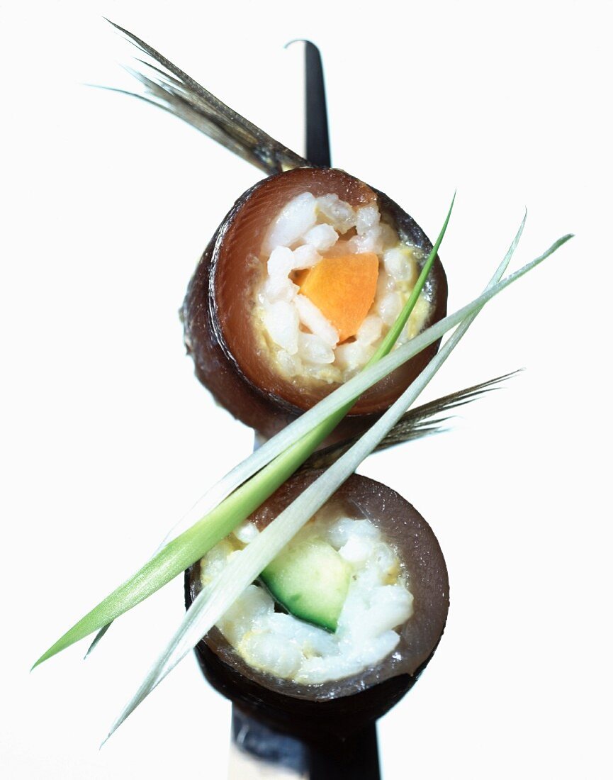 Zwei Maki-Sushi