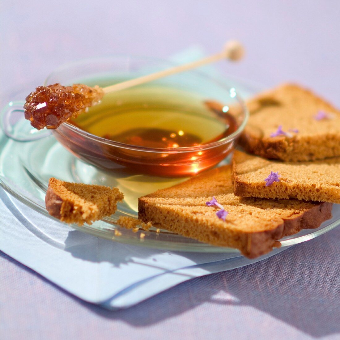 Tea and honey bread (topic: Provence)