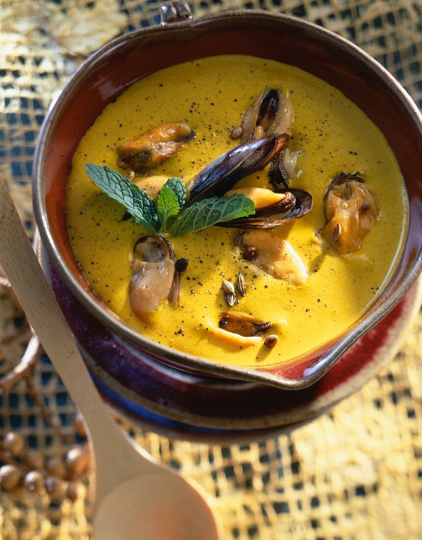Mussel curry creamed soup