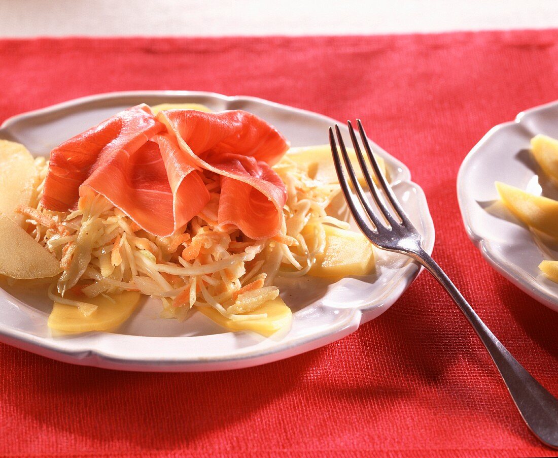 Krautsalat mit Schinken und Mango