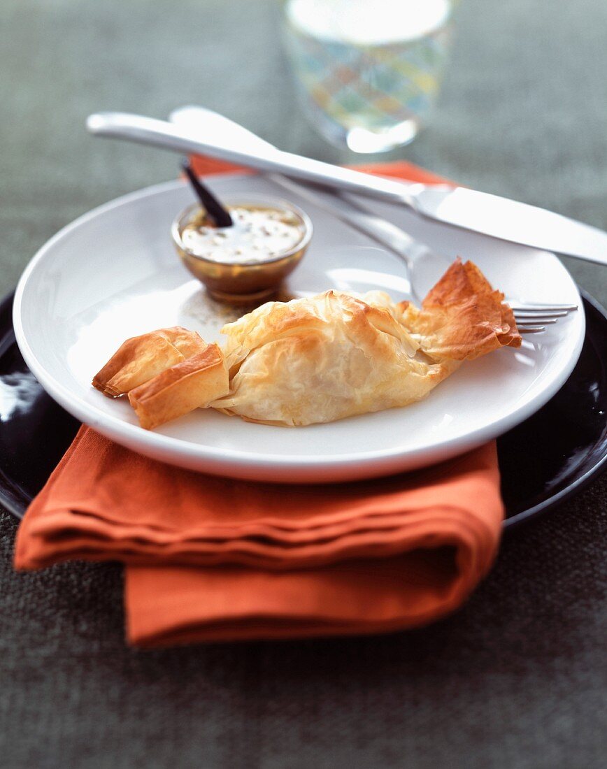 Banana and mango in crisp pastry