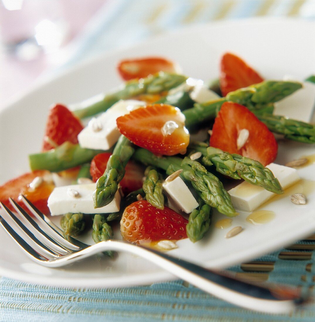 Strawberry, asparagus and Feta salad