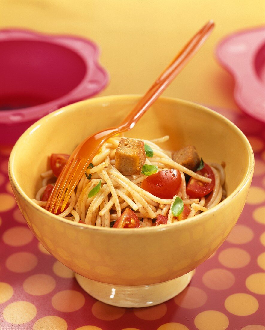 Spaghetti mit Tomaten und Seitan