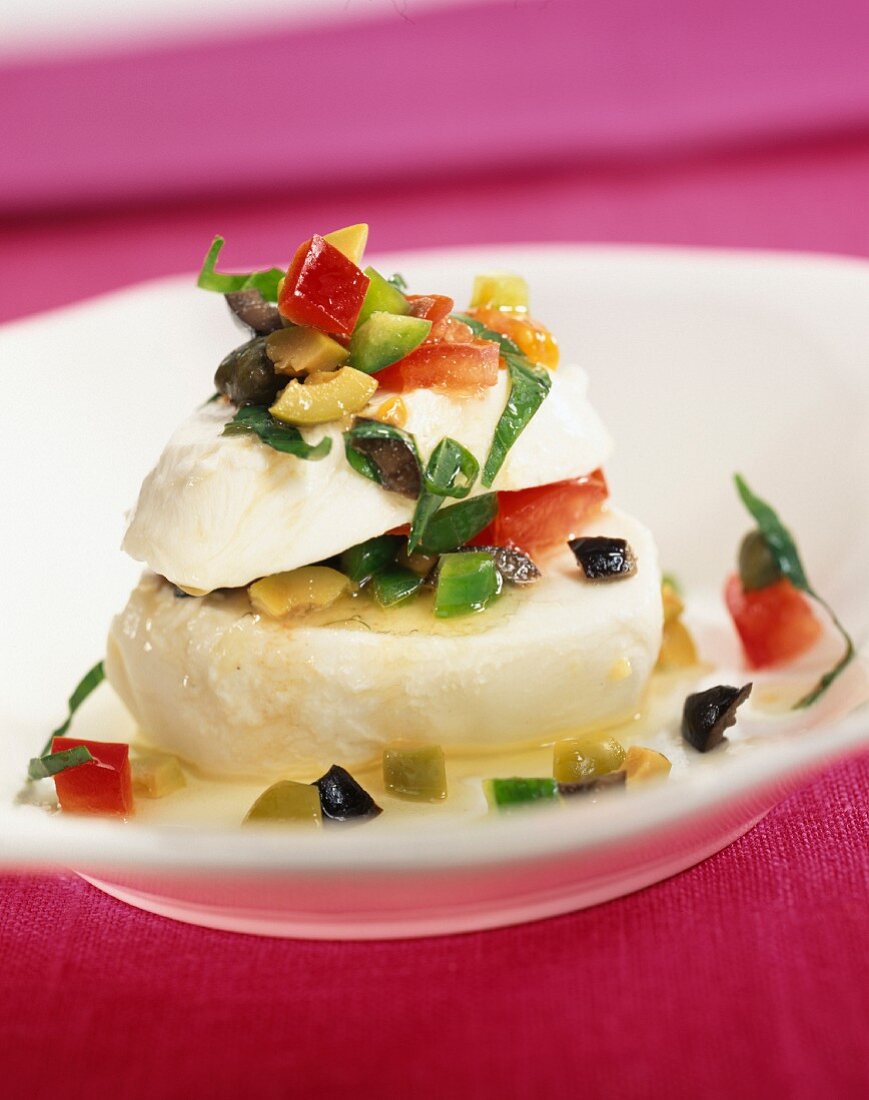 Mozzarella mit scharfer Gemüsesauce