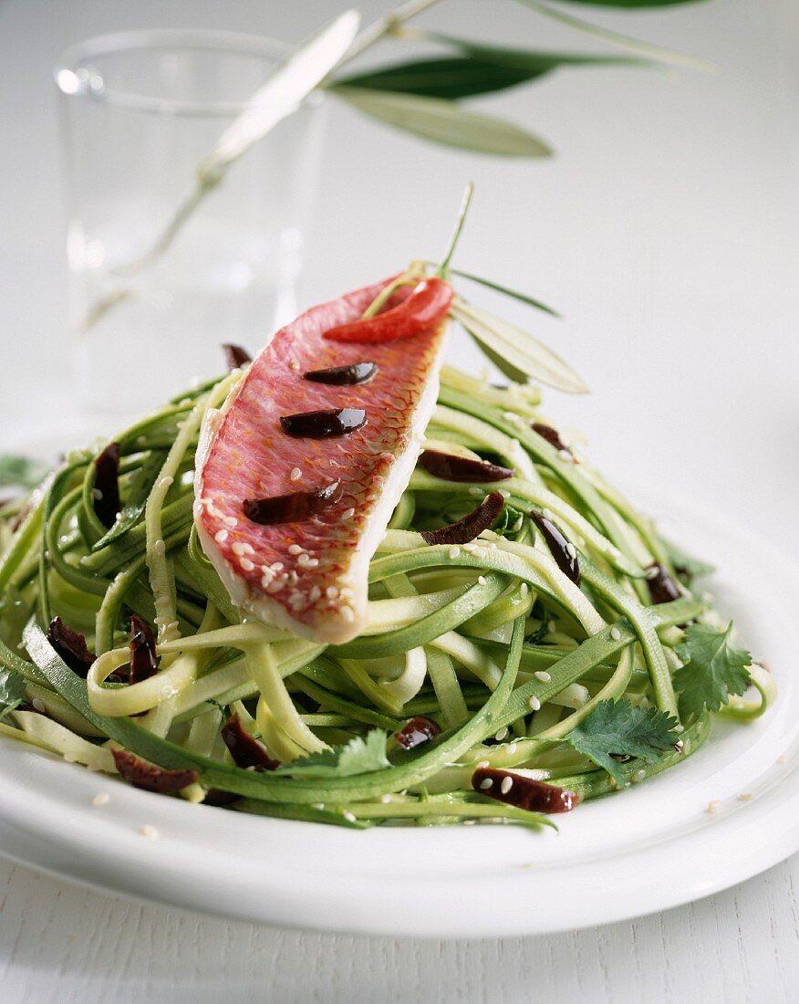 Courgette spaghettis with red mullet fillet