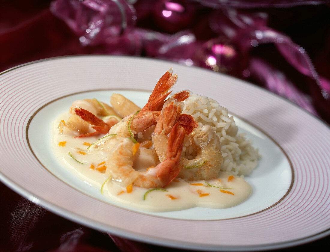 Shrimps in cream sauce with rice