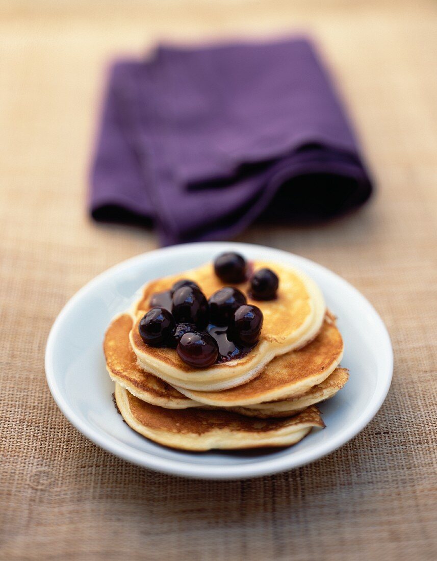 Blueberry pancakes with mascarpone