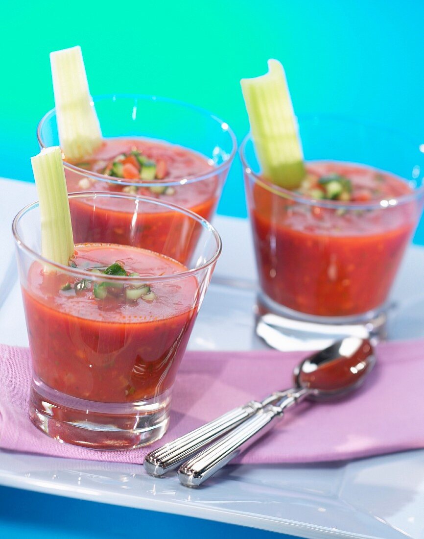 Gazpacho in Gläsern