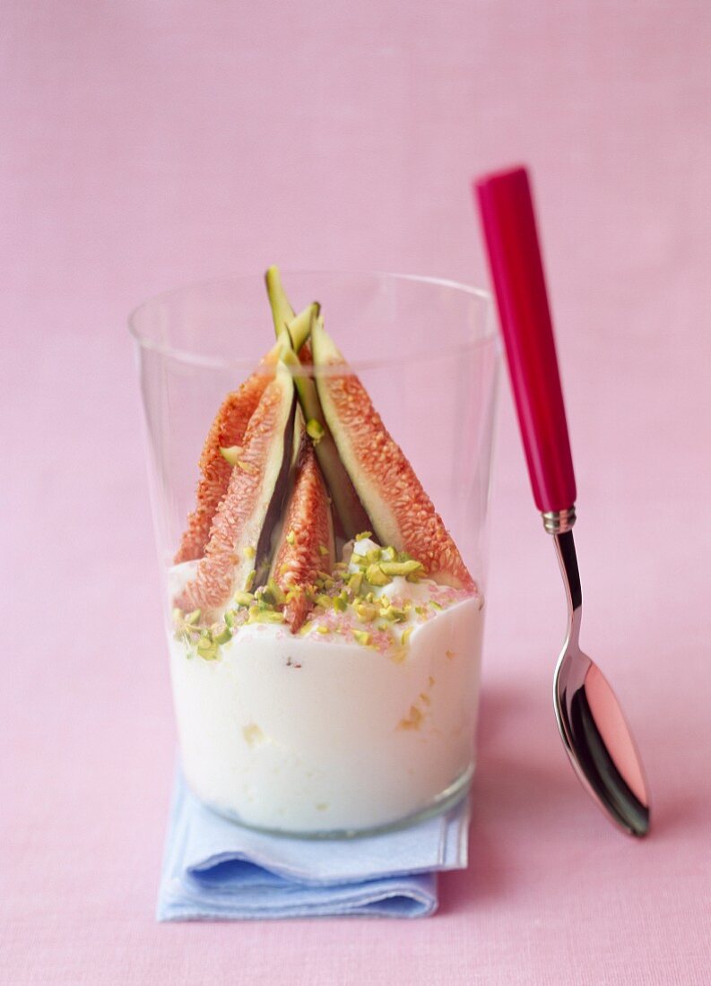 Fromage blanc with figs and pistachios