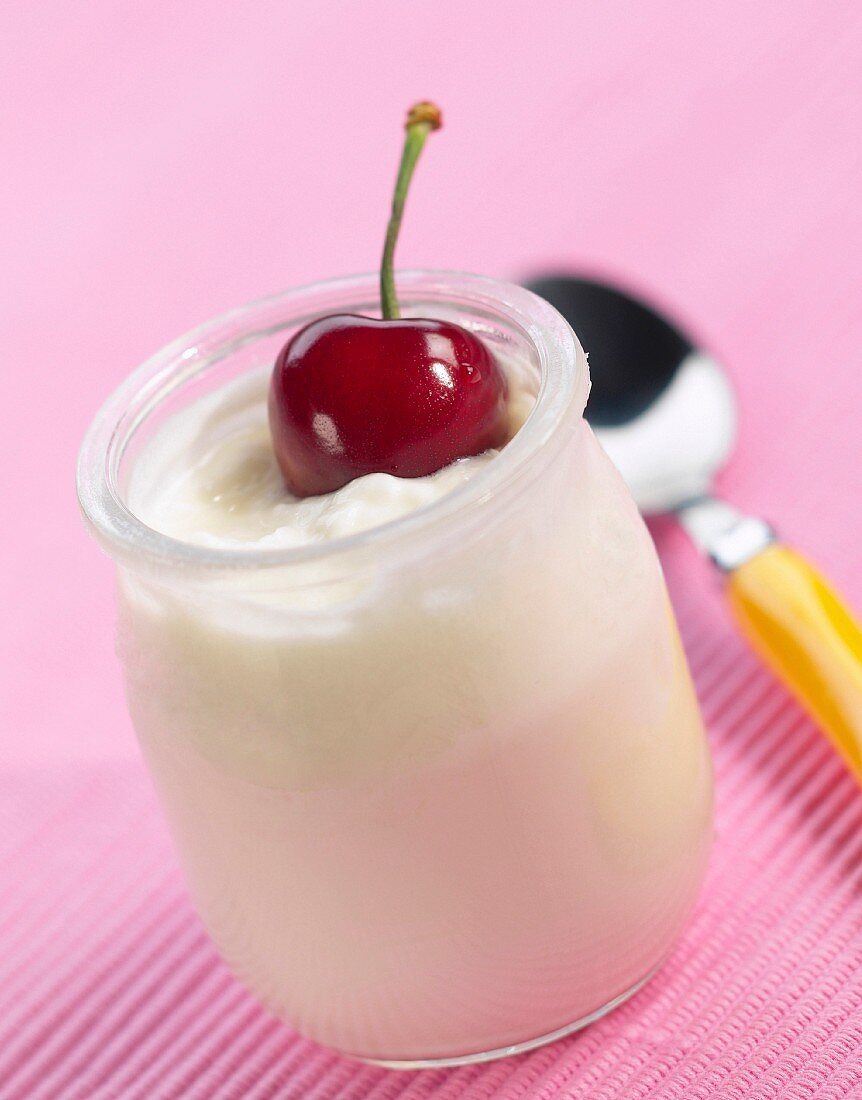 Yoghurt with cherry