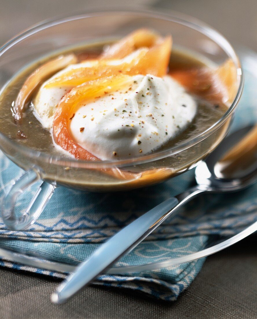 Cream of lentils with smoked salmon and thick cream