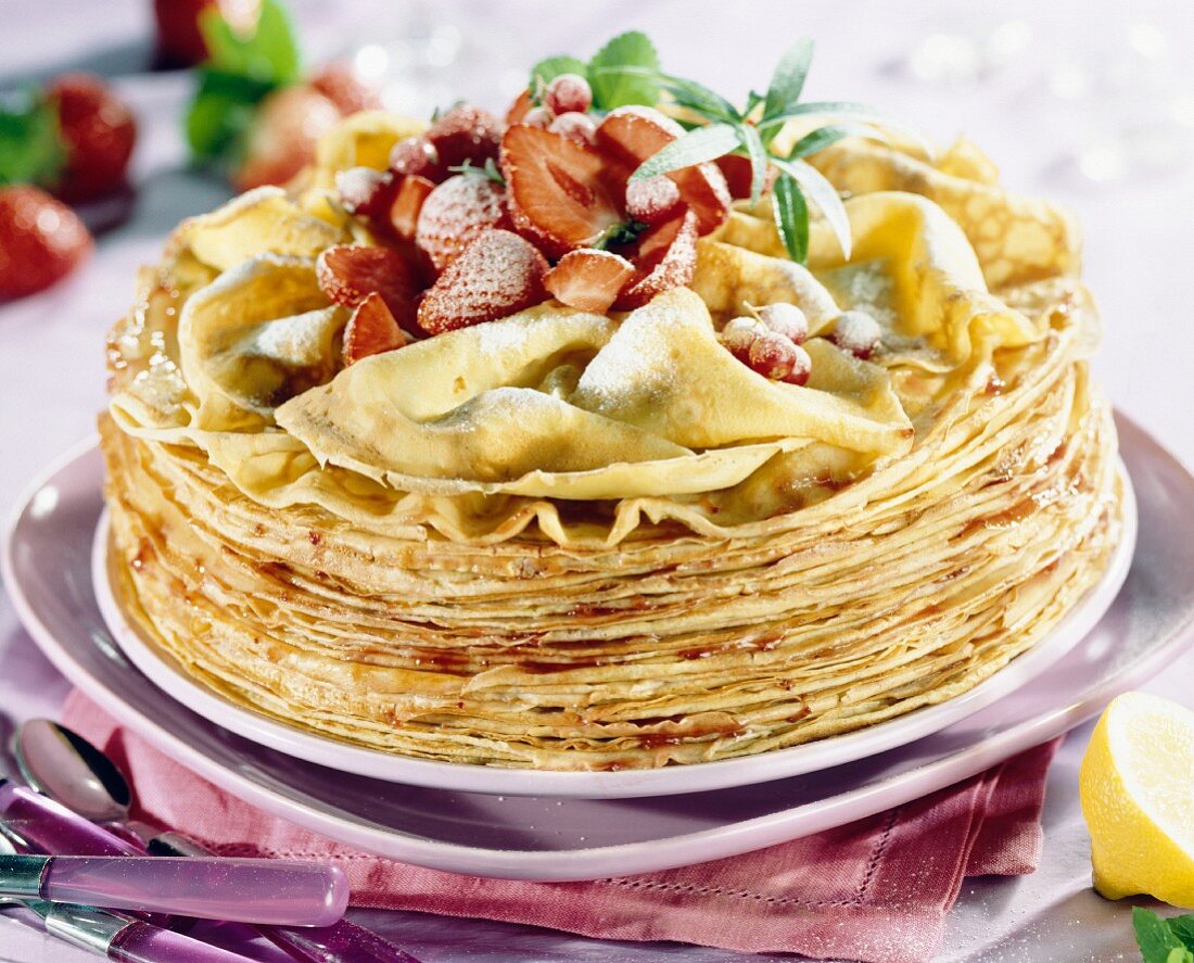 Crêpes mit roten Beeren