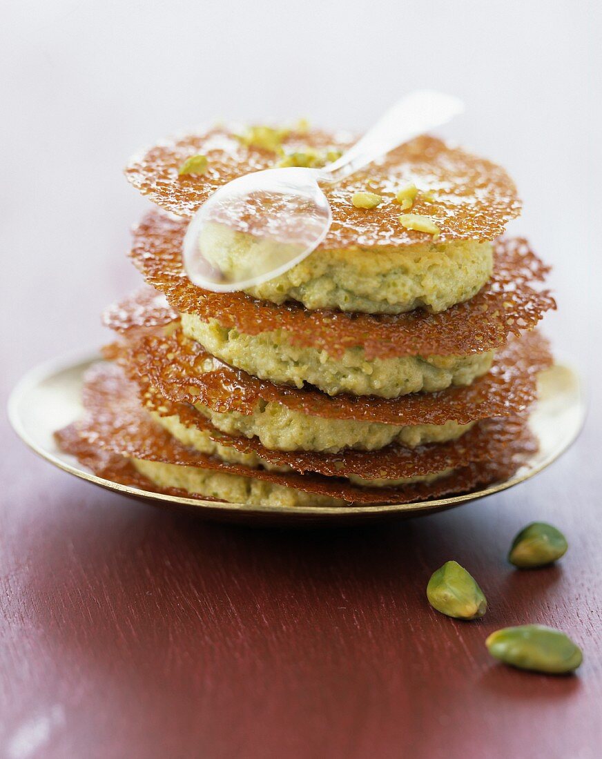 Crunchy pistachio layer