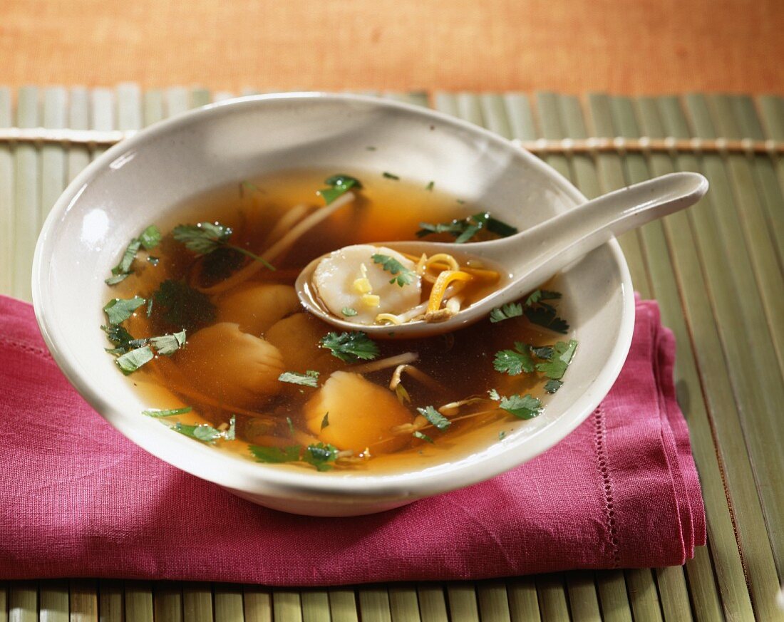 Asian scallop clear soup
