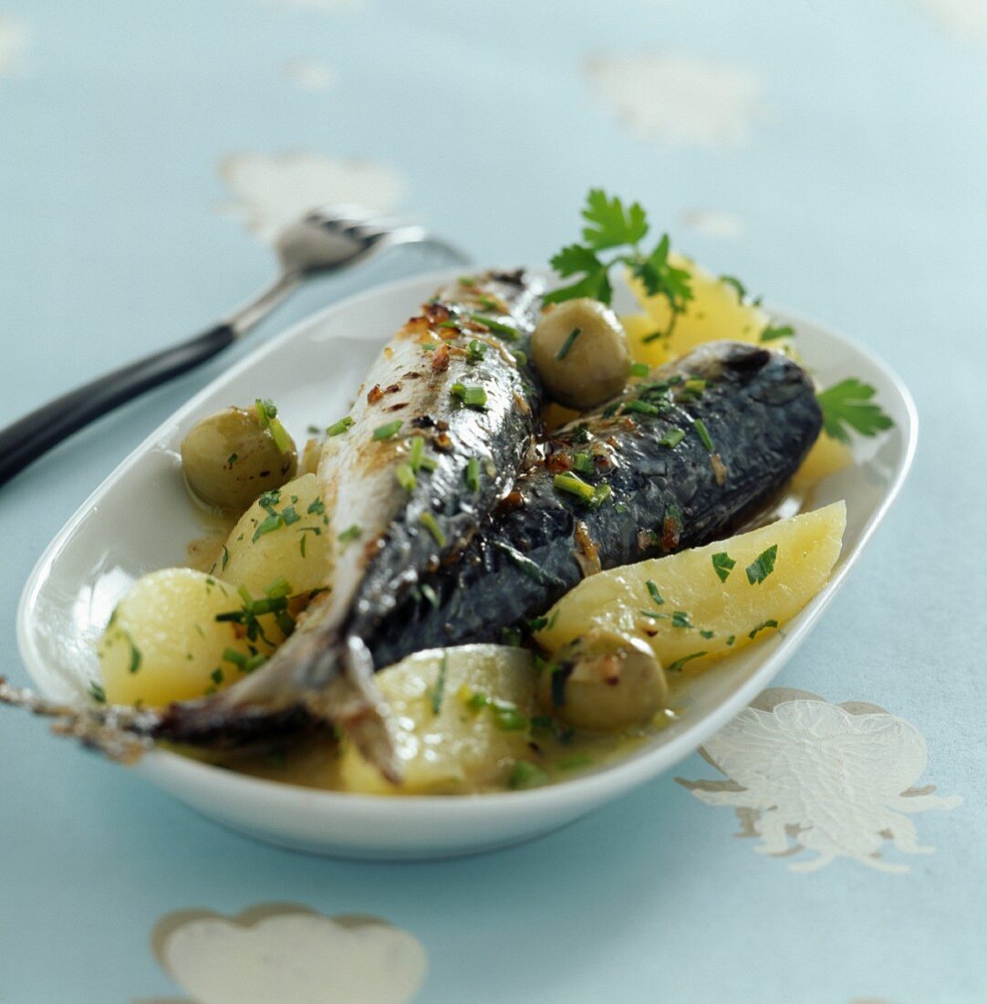 Braised mackerels with lemon