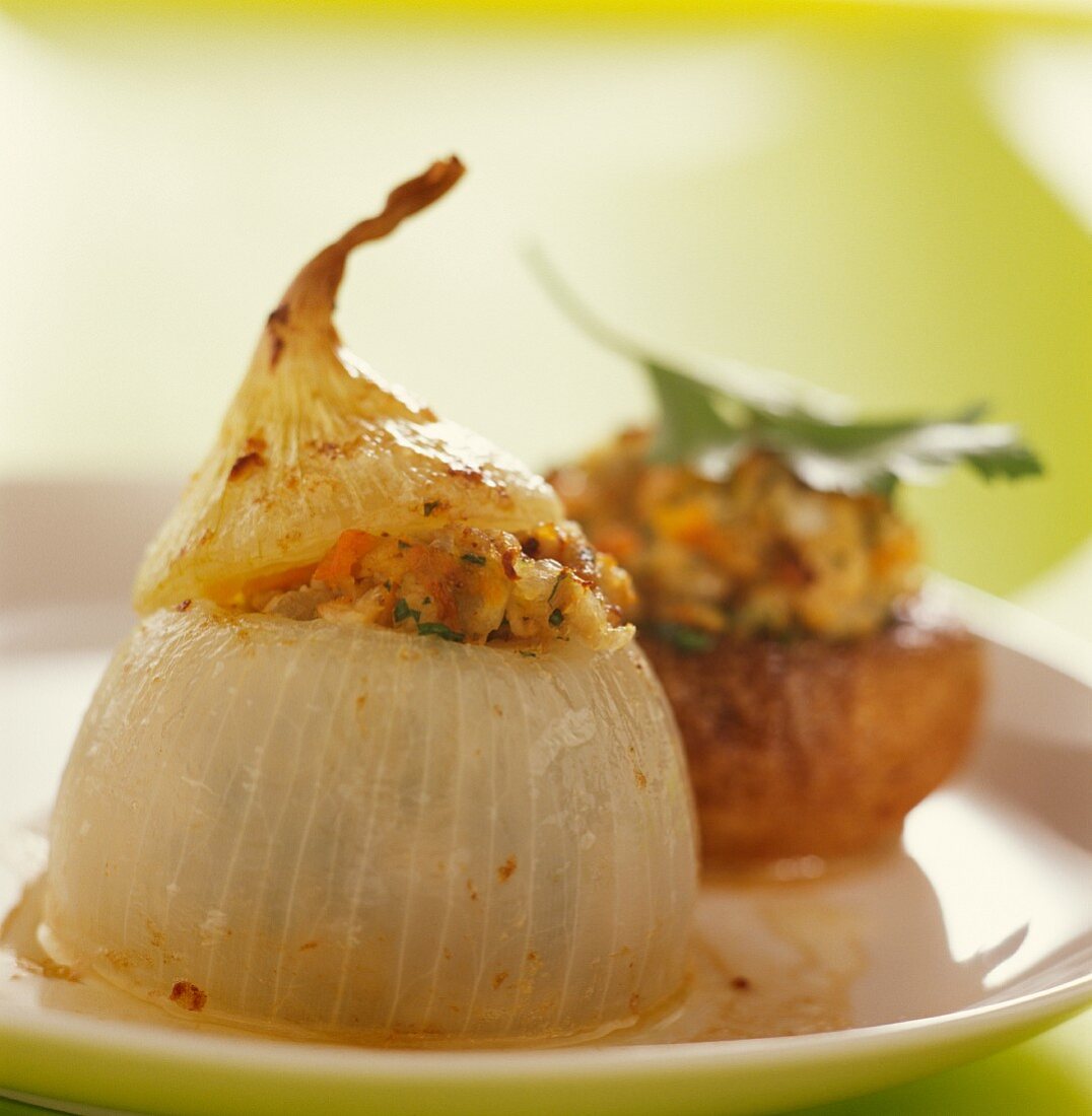 Onion and mushroom stuffed with blanquette
