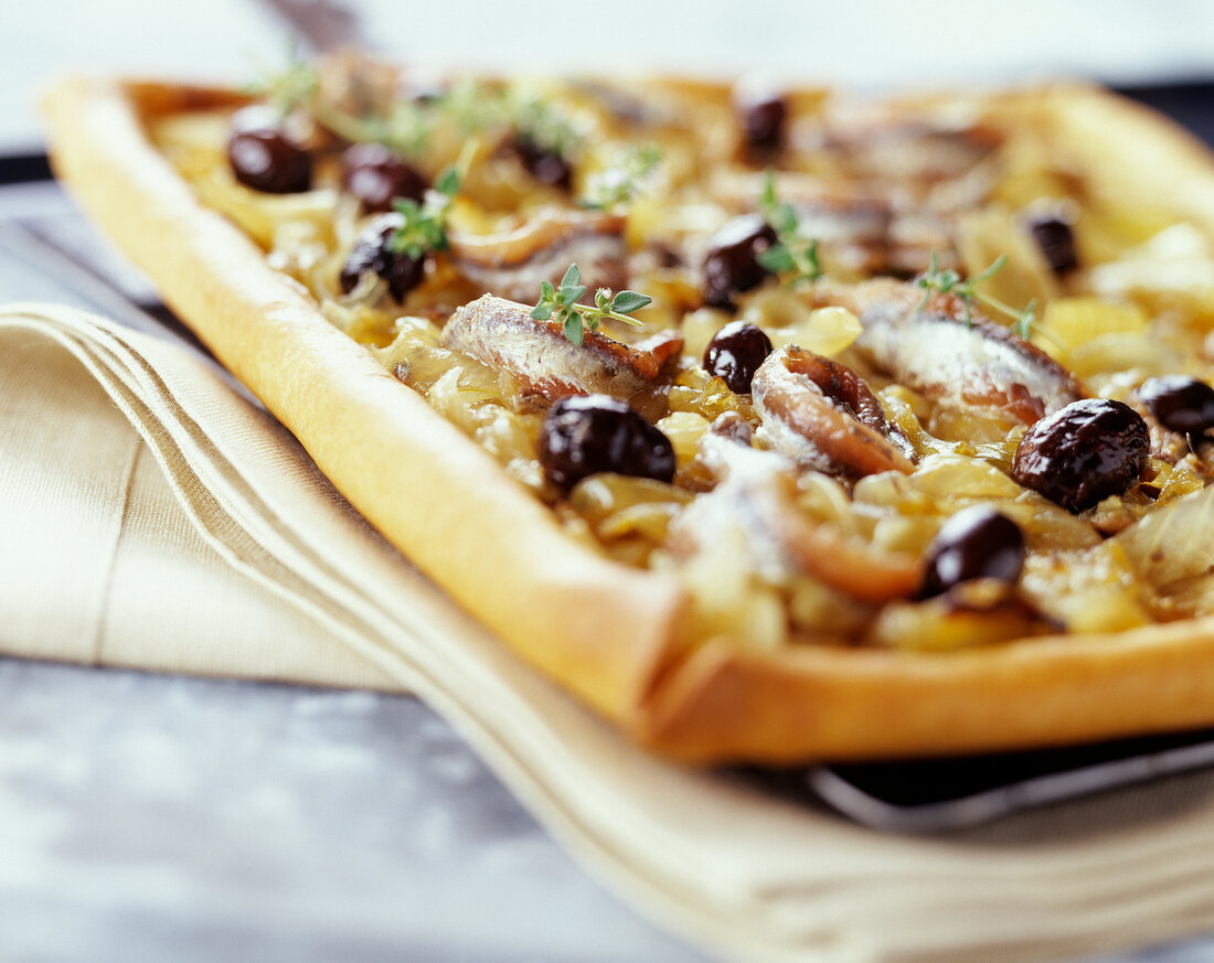 Pissaladière pizza-style onion tart