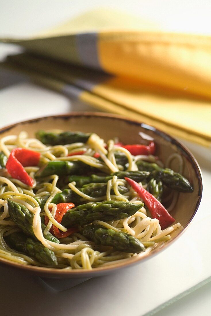 Spaghetti mit grünem Spargel