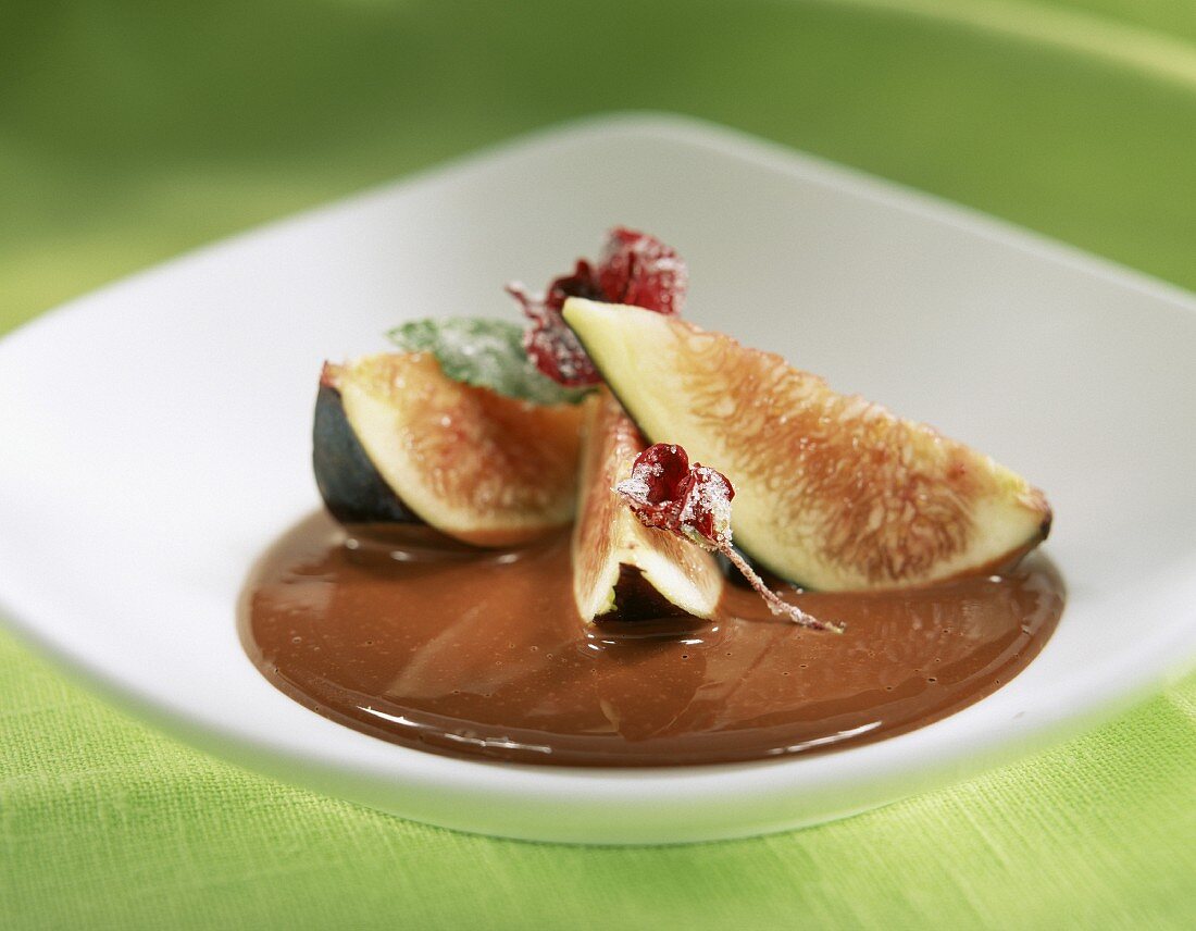 figs with chocolate sauce