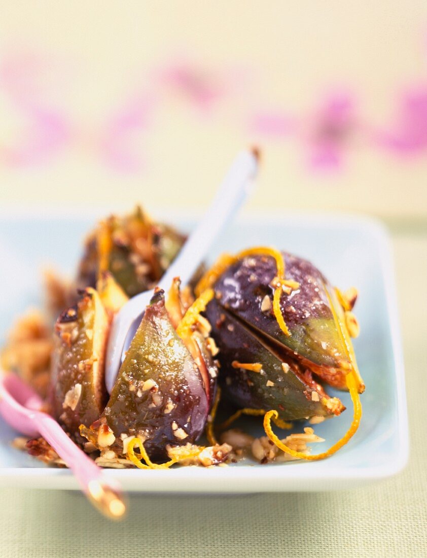 Roast figs with dried fruit and figs