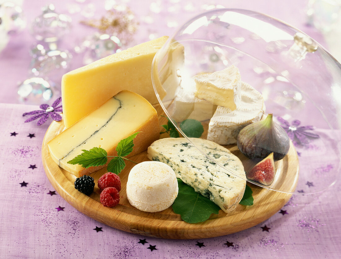 domed cheese platter