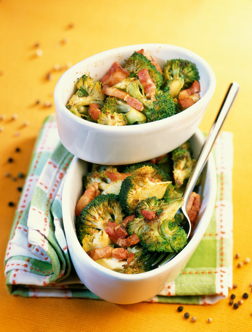 pan-fried country-style broccoli with bacon