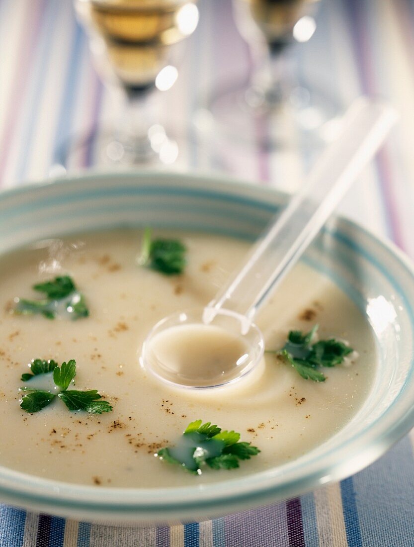 Selleriecremesuppe mit Riesling