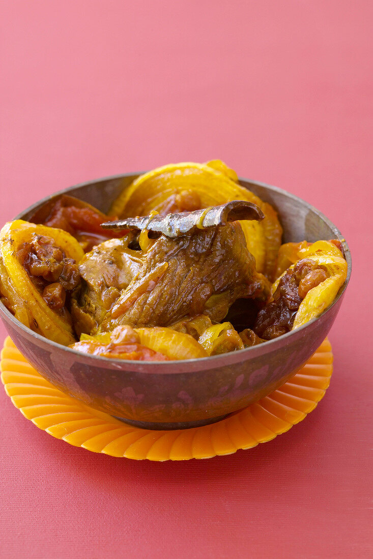 Lamm-Tajine mit konfierten Zwiebeln