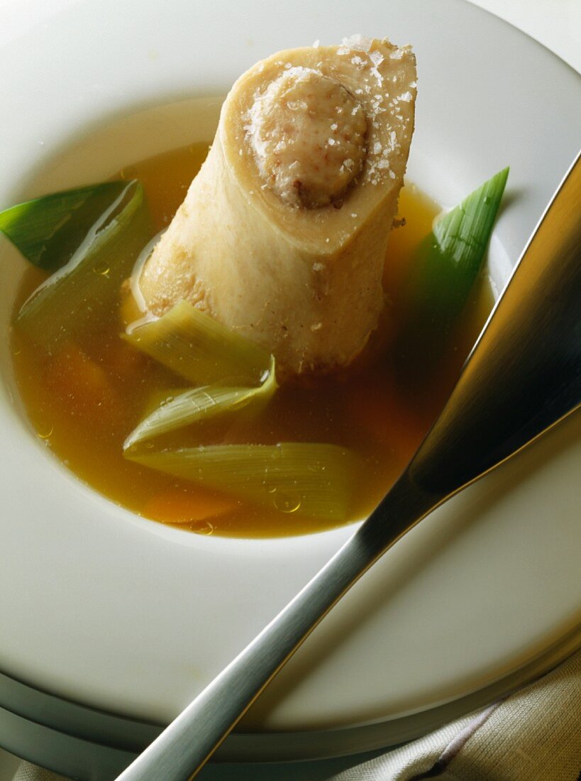 Marrow bone in vegetable broth