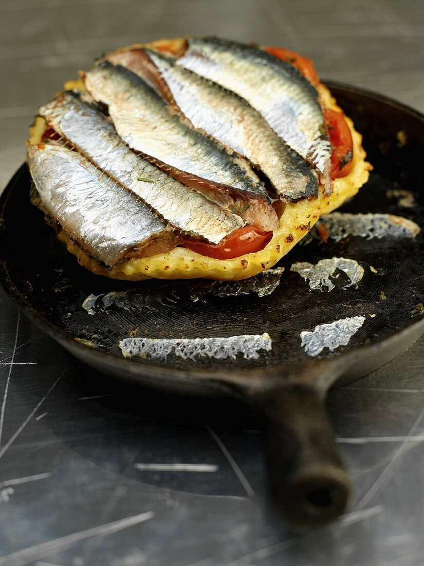 Tomatentarte mit Sardinen