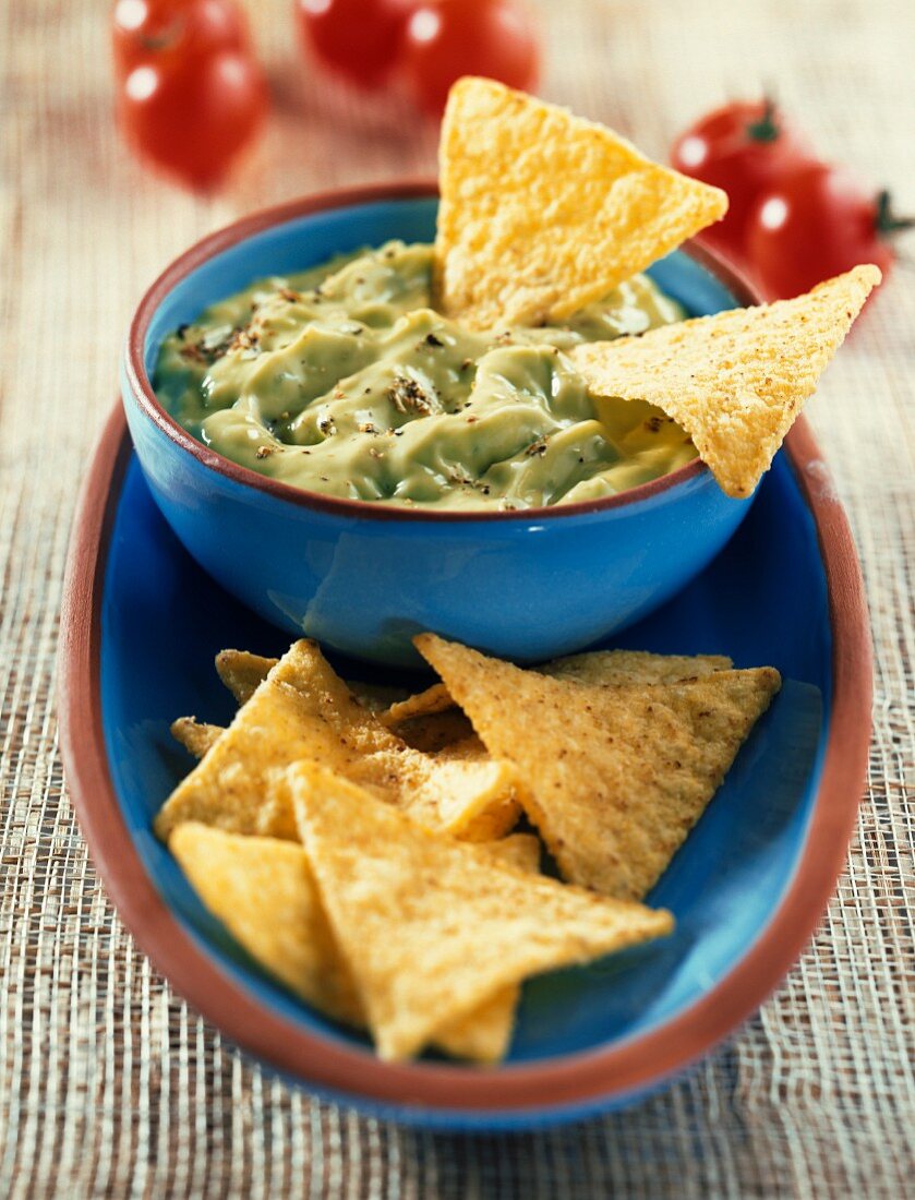 Guacamole und Tortillachips