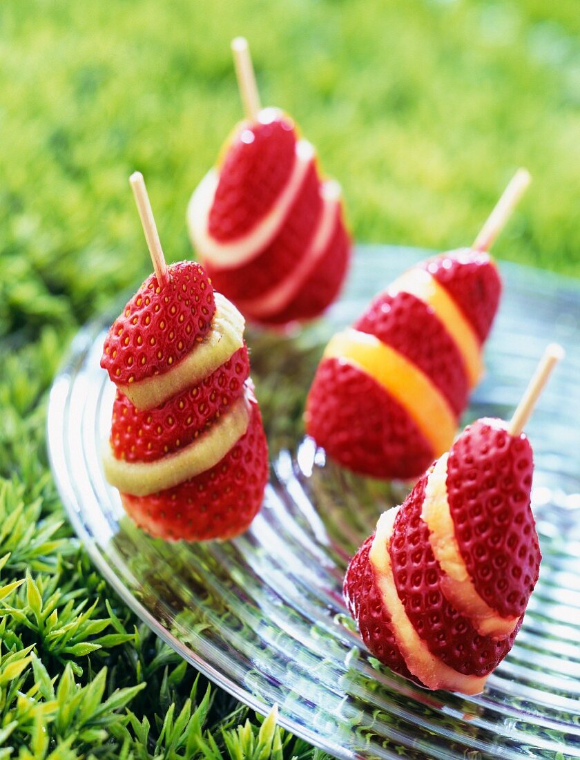 Strawberry and dried fruit kebabs
