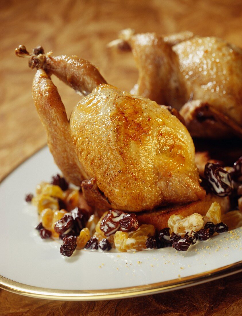 Roast quail with grapes and raisins