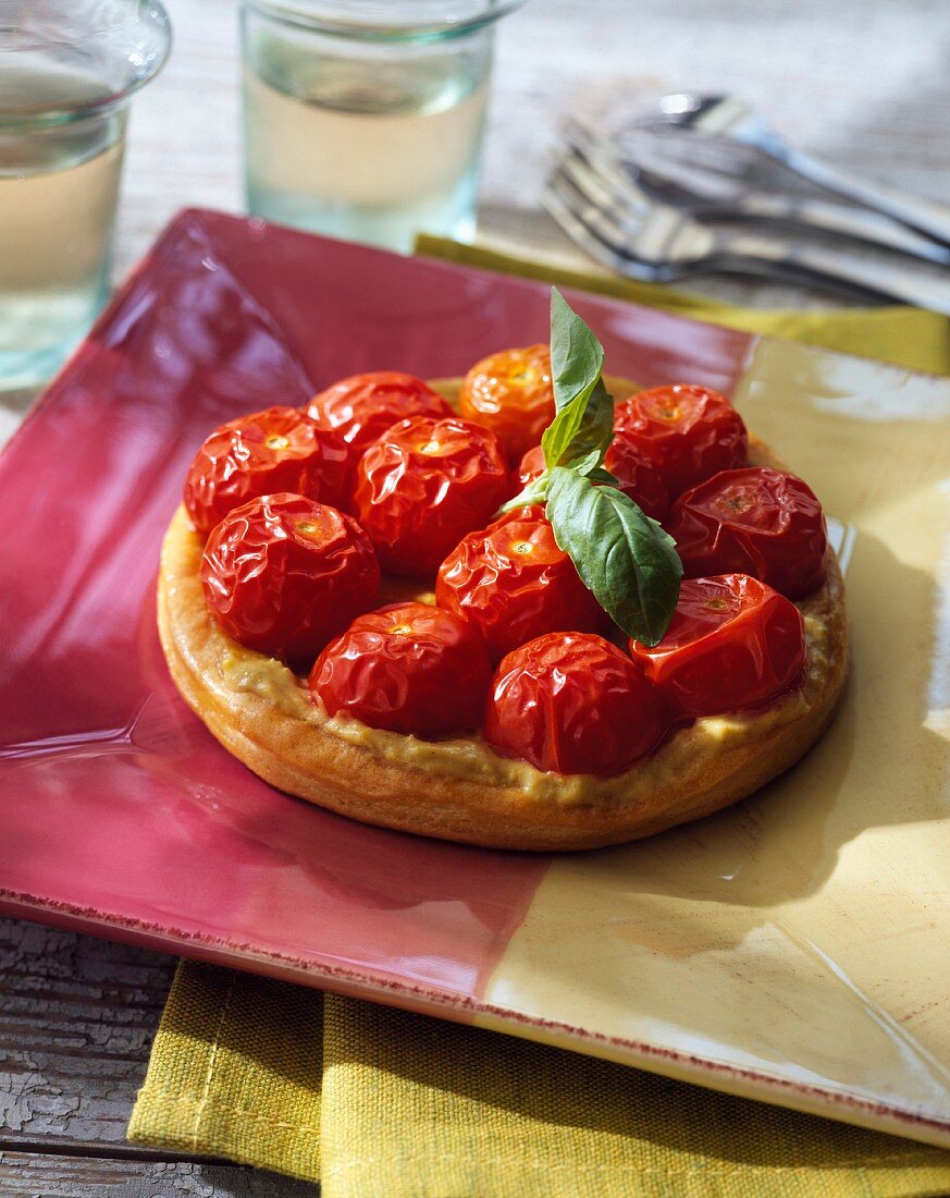 Cherry tomato tartlet