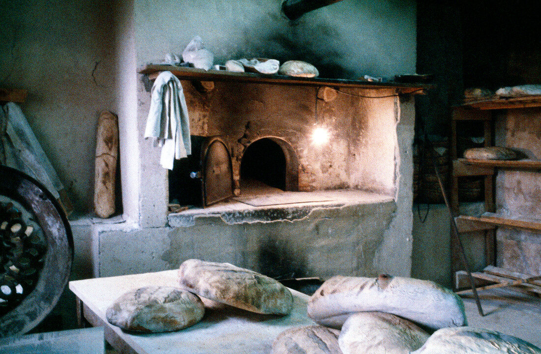 Bread oven